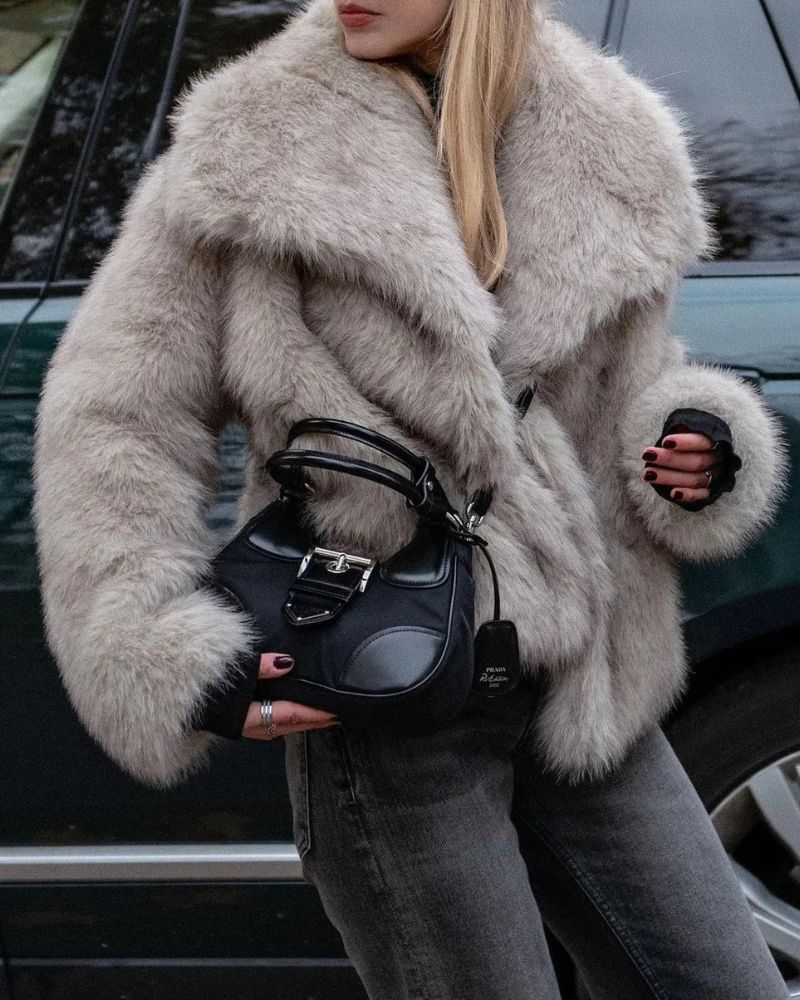 MACY - Stylish Fur Coat